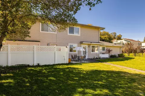 63 Trinity Dr, Novato, CA 94947