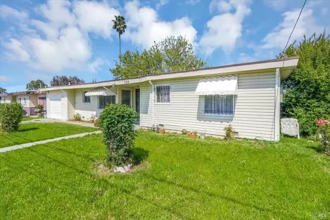 Exterior - 124 Garibaldi Dr, Vallejo, CA 94589 photo 3 of 6