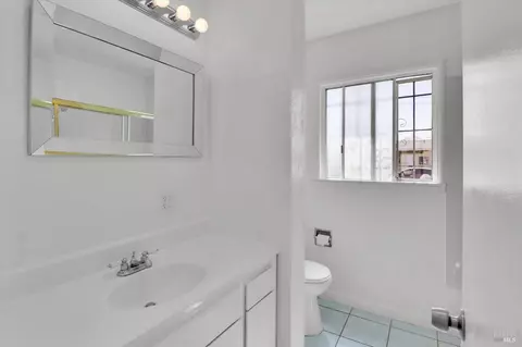 Bath - 124 Garibaldi Dr, Vallejo, CA 94589 photo 1 of 2