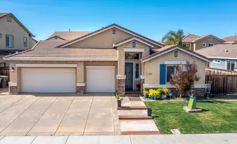 1084 Parkside Dr, Vacaville, CA 95688