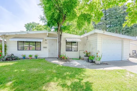 1853 Elm St, Ukiah, CA 95482