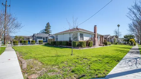 101 Edith St, Petaluma, CA 94952 photo 3