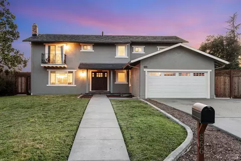 866 Santa Dorotea Cir, Rohnert Park, CA 94928