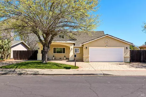 118 Donner Dr, Vacaville, CA 95687