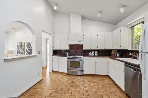 34 Walnut Ave, Mill Valley, CA 94941 photo 11