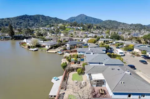 14 Chickasaw Ct, Corte Madera, CA 94925