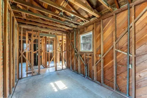 565 Redwood Ave, Willits, CA 95490 photo 6