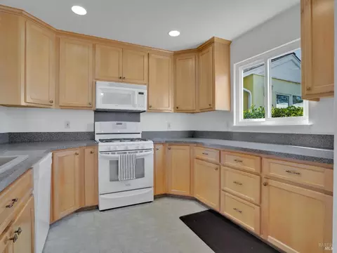 107 Oakmore Ct, Vallejo, CA 94591 photo 7