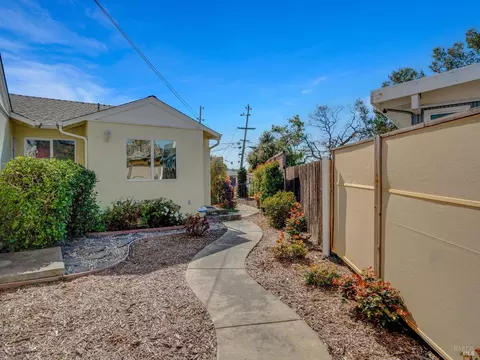 107 Oakmore Ct, Vallejo, CA 94591 photo 27