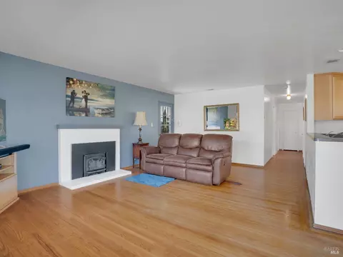 107 Oakmore Ct, Vallejo, CA 94591 photo 3