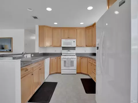 107 Oakmore Ct, Vallejo, CA 94591 photo 5