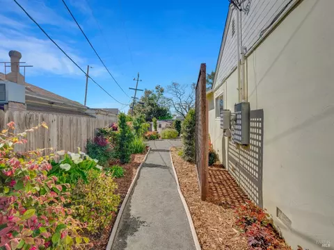 107 Oakmore Ct, Vallejo, CA 94591 photo 20