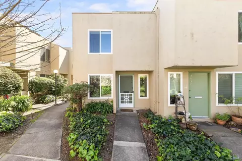 3036 Yulupa Ave, Santa Rosa, CA 95405
