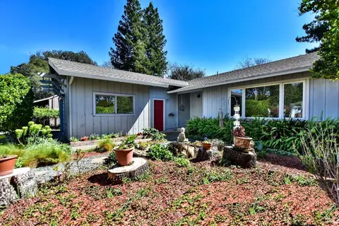 386 Oak St, Sonoma, CA 95476 photo 2