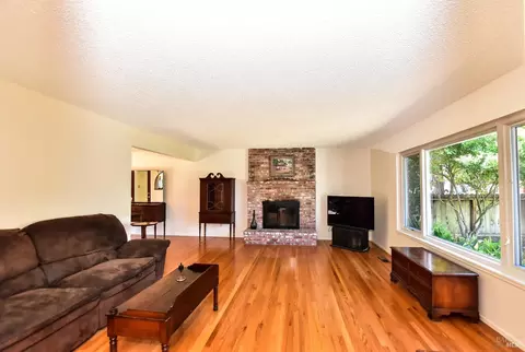 386 Oak St, Sonoma, CA 95476 photo 5
