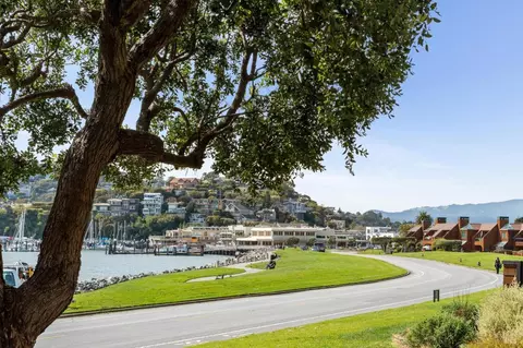 402 Paradise Dr, Tiburon, CA 94920