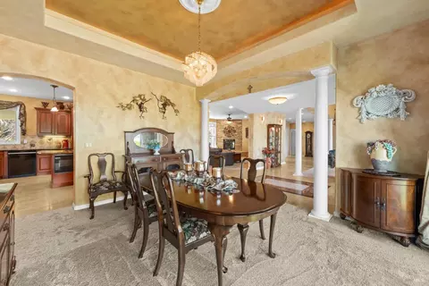 Dining - 2048 Pinecrest Ct, Vacaville, CA 95688 photo 2 of 4