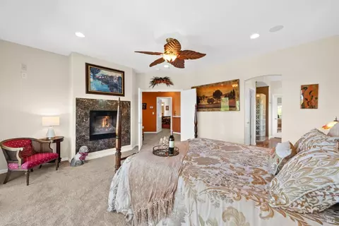 Bedroom - 2048 Pinecrest Ct, Vacaville, CA 95688 photo 4 of 9