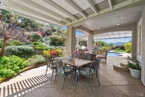 Exterior - 2048 Pinecrest Ct, Vacaville, CA 95688 photo 13 of 27