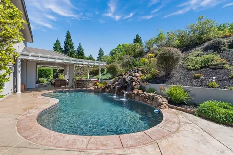 Exterior - 2048 Pinecrest Ct, Vacaville, CA 95688 photo 17 of 27
