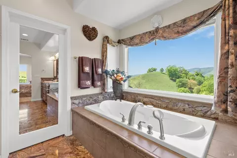 Bath - 2048 Pinecrest Ct, Vacaville, CA 95688 photo 5 of 10