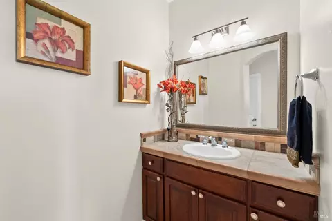 Bath - 2048 Pinecrest Ct, Vacaville, CA 95688 photo 9 of 10