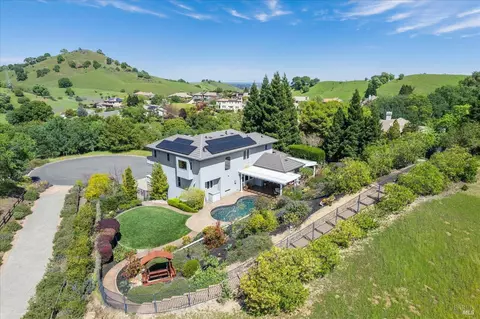 View/Area - 2048 Pinecrest Ct, Vacaville, CA 95688 photo 8 of 8