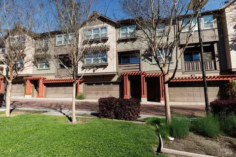 17 Shreve Ln, Lafayette, CA 94549