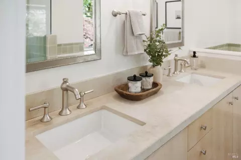 Bath - 304 Madrone Ave, Larkspur, CA 94939 photo 2 of 6