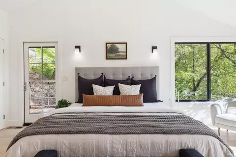 Bedroom - 304 Madrone Ave, Larkspur, CA 94939 photo 2 of 7