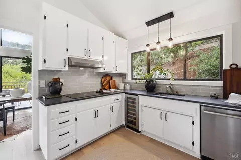Kitchen - 304 Madrone Ave, Larkspur, CA 94939 photo 2 of 7