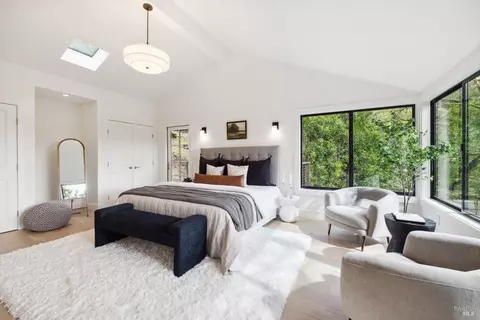 Bedroom - 304 Madrone Ave, Larkspur, CA 94939 photo 1 of 7