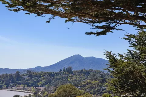 118 San Marino Dr, San Rafael, CA 94901