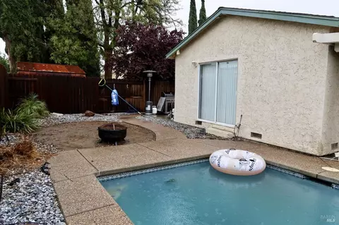 Exterior - 1230 Cunningham Dr, Dixon, CA 95620 photo 8 of 8