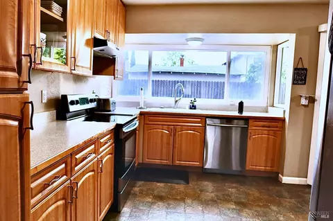 Kitchen - 1230 Cunningham Dr, Dixon, CA 95620 photo 2 of 3