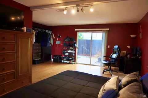 Exterior - 1230 Cunningham Dr, Dixon, CA 95620 photo 3 of 8