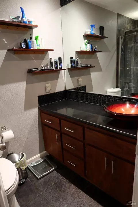 Bath - 1230 Cunningham Dr, Dixon, CA 95620 photo 1 of 3