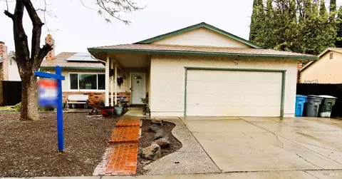 Exterior - 1230 Cunningham Dr, Dixon, CA 95620 photo 2 of 8