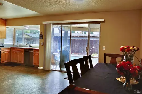 Dining - 1230 Cunningham Dr, Dixon, CA 95620 photo 2 of 2