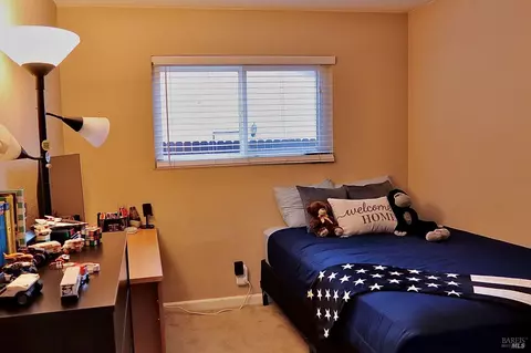 Bedroom - 1230 Cunningham Dr, Dixon, CA 95620 photo 5 of 5