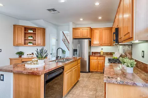 641 Granite Ln, Fairfield, CA 94534 photo 10