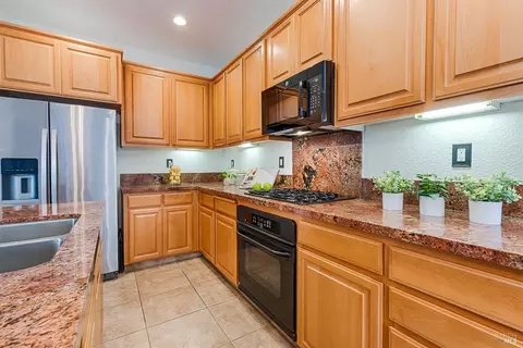 641 Granite Ln, Fairfield, CA 94534 photo 11