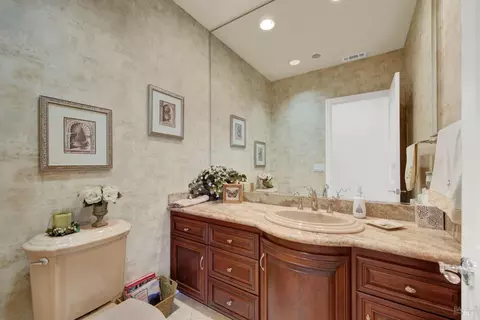 Bath - 500 Spring Ln, Vacaville, CA 95688 photo 2 of 8