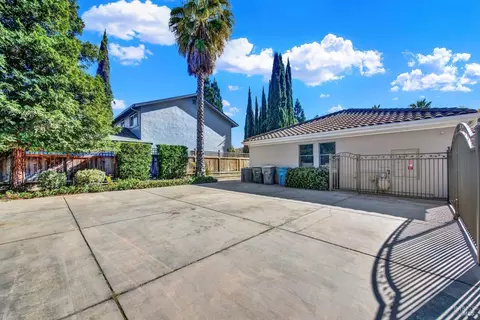 Exterior - 500 Spring Ln, Vacaville, CA 95688 photo 28 of 34