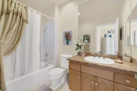 Bath - 500 Spring Ln, Vacaville, CA 95688 photo 3 of 8