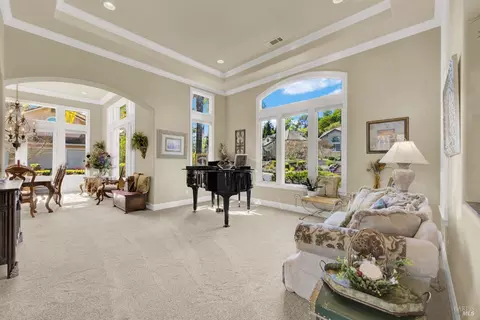 Living - 500 Spring Ln, Vacaville, CA 95688 photo 1 of 9