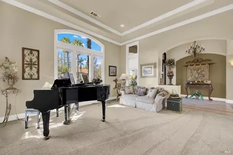 Living - 500 Spring Ln, Vacaville, CA 95688 photo 2 of 9