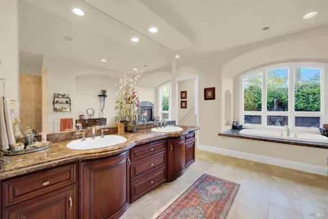 Bath - 500 Spring Ln, Vacaville, CA 95688 photo 5 of 8