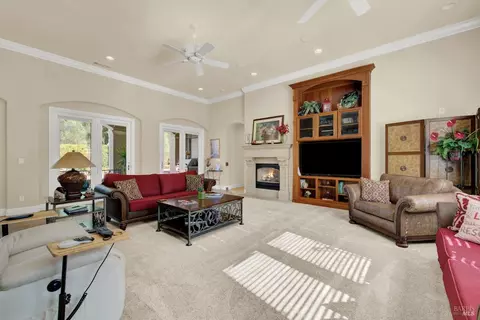 Living - 500 Spring Ln, Vacaville, CA 95688 photo 6 of 9