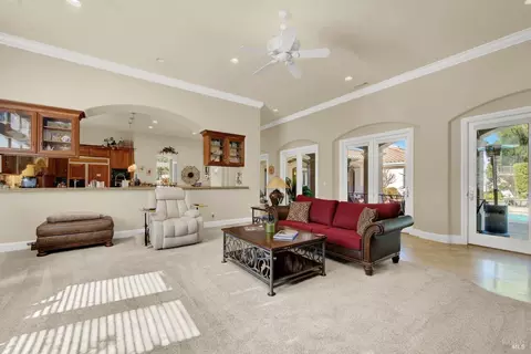 Living - 500 Spring Ln, Vacaville, CA 95688 photo 5 of 9